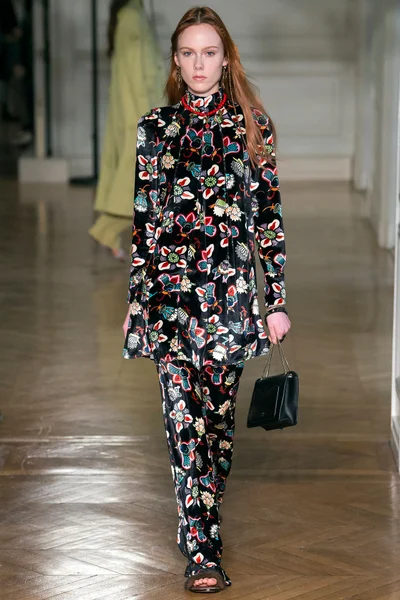 Look 29